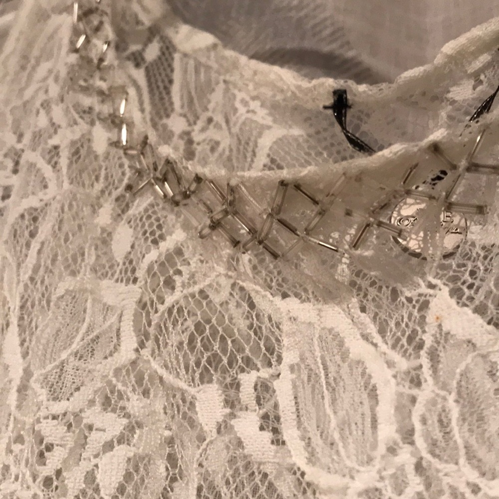 Lace top - Picture 2 of 3